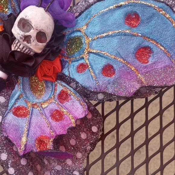 Halloween Butterfly Skull With Clip - Picture 3 of 5